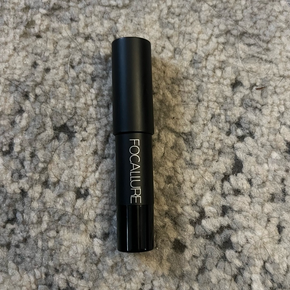 New Focallure Cardinal Red Lipstick Tube